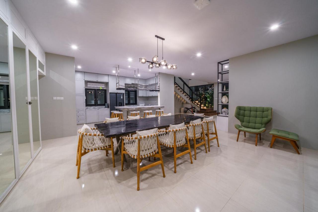 Villa Okenada - Modern 5-Bedroom Pool Villa In Berawa! 坎古 外观 照片