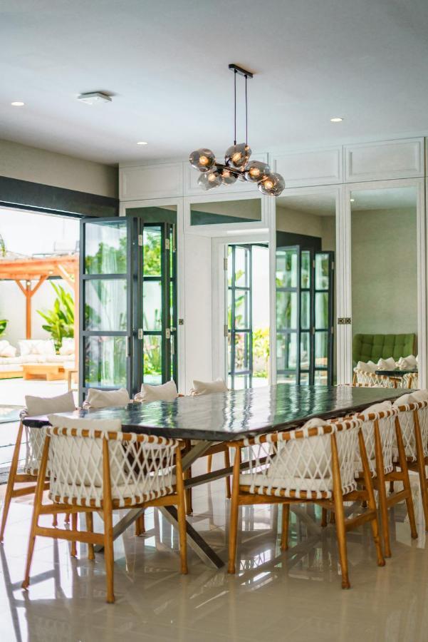 Villa Okenada - Modern 5-Bedroom Pool Villa In Berawa! 坎古 外观 照片