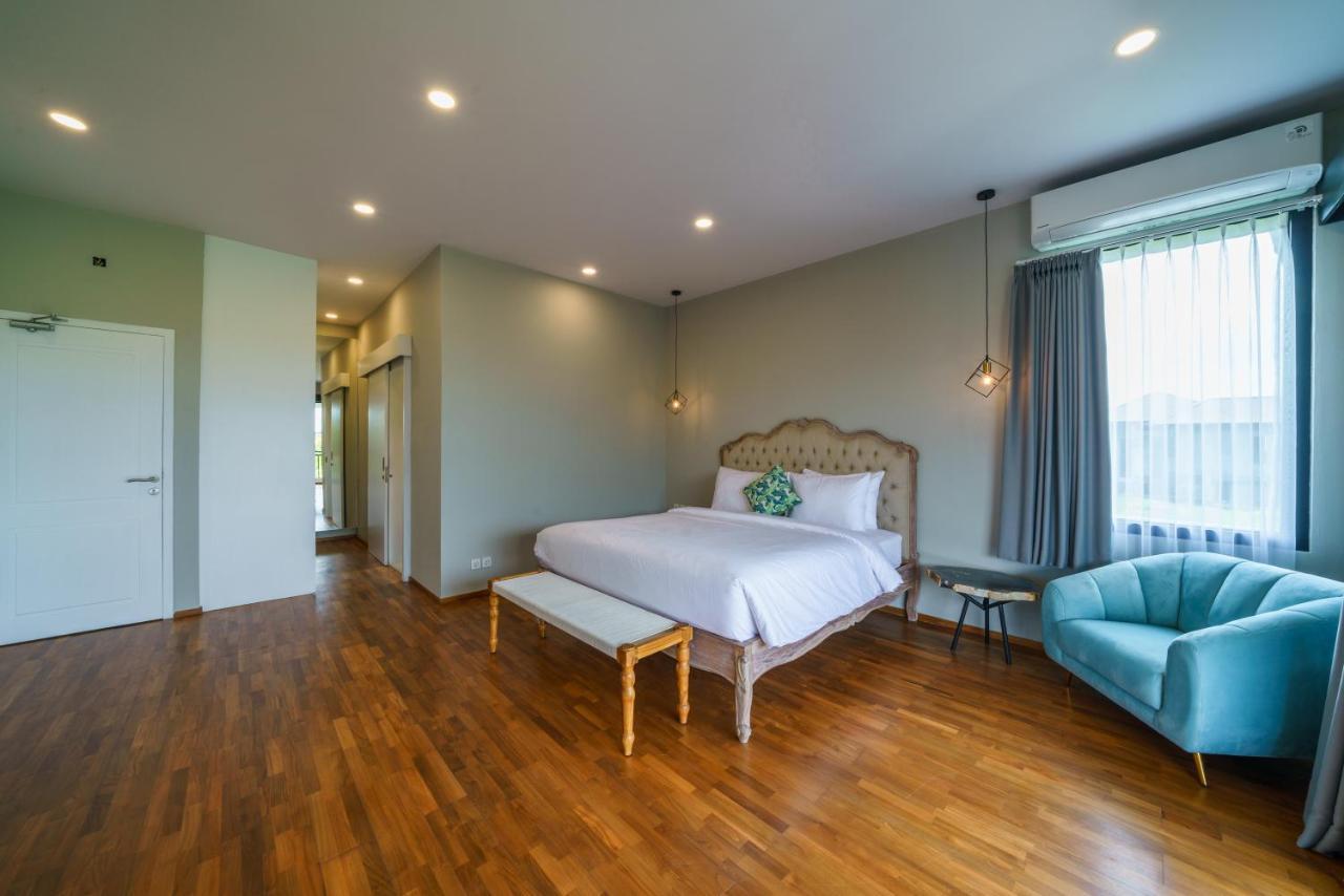 Villa Okenada - Modern 5-Bedroom Pool Villa In Berawa! 坎古 外观 照片